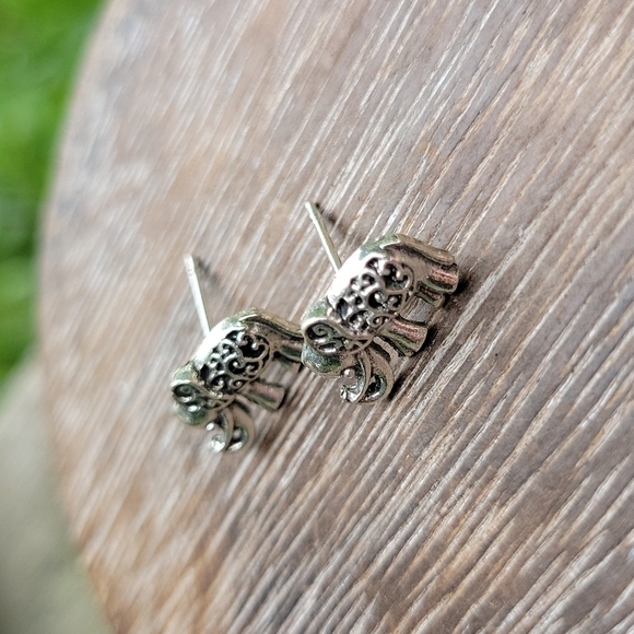 Scrolled Elephant Stud Earrings, unisex - Picture 6 of 8
